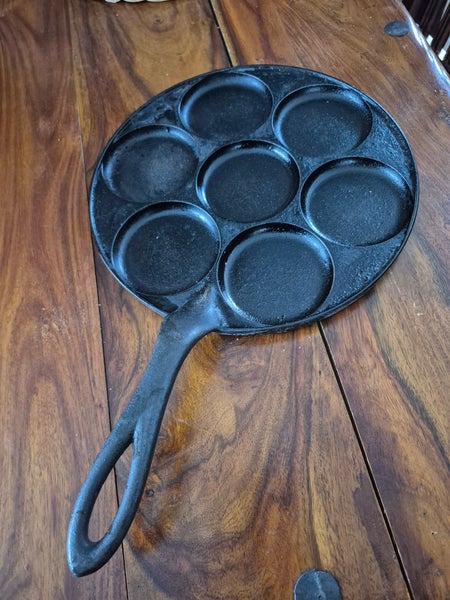 Vanha valurautainen lettupannu 7 letulle, Porin Valu