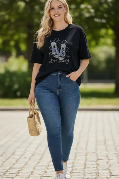 Rhinestone Shoes - t-paita, musta tai valkoinen, Pluskoko