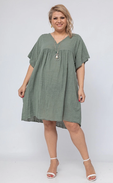 Rento puuvillatunika kaulakorulla Pluskoko- eri v&auml;rej&auml;