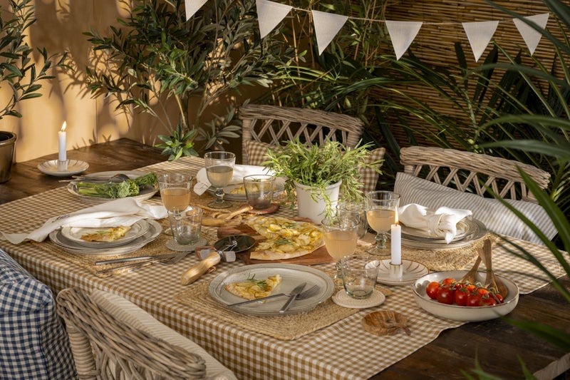 P&ouml;yt&auml;tabletti neli&ouml; juutti, IB Laursen 