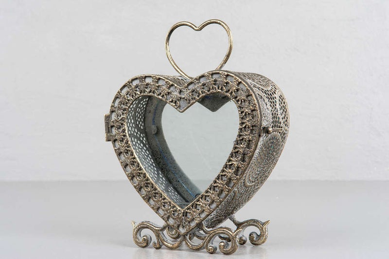 Koristeellinen metallinen syd&auml;nlyhty, A Lot Decoration