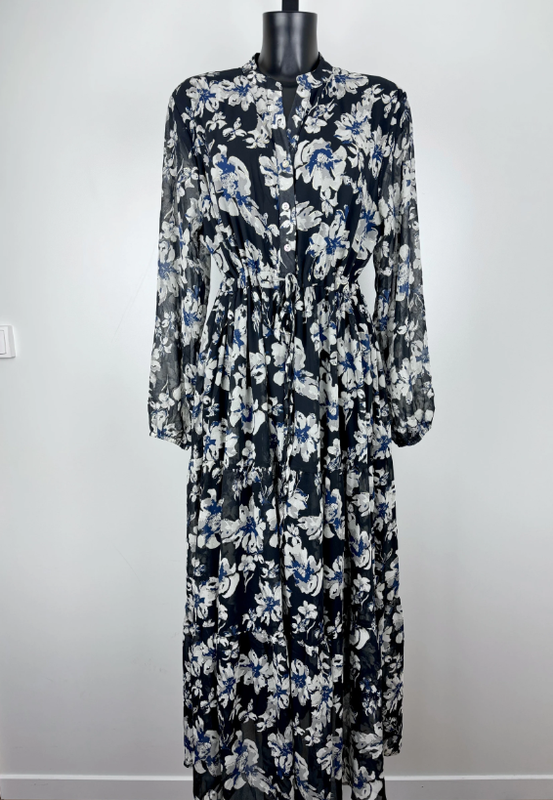 Sininen kukkakuvioitu sifonkimekko &ndash; kevyt ja ilmava kes&auml;mekko